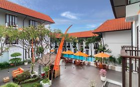 Harris Hotel Tuban 4*